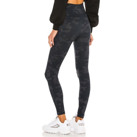 SPANX Look at Me Now Black Camo Seamless Legging - Picture 3 of 6
